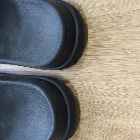 Gucci Guccissima Leather Slide 'Black' Sandals - Picture 5 of 7